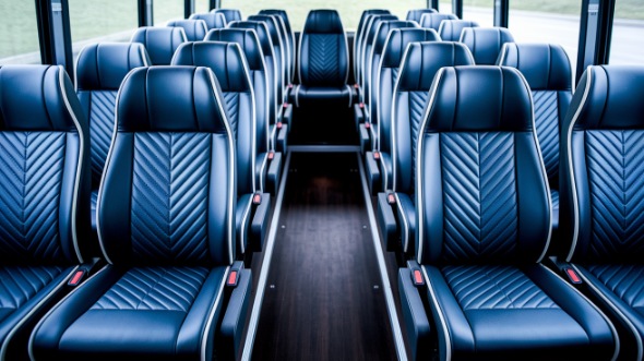 cedar rapids 20 passenger minibus rental