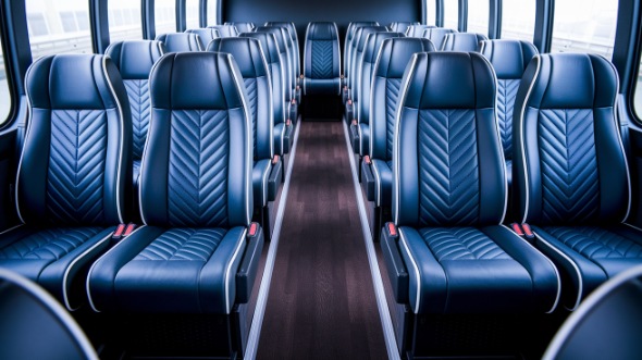 cedar rapids 25 passenger minibus rental
