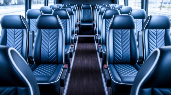 cedar rapids 35 passenger minibus rental